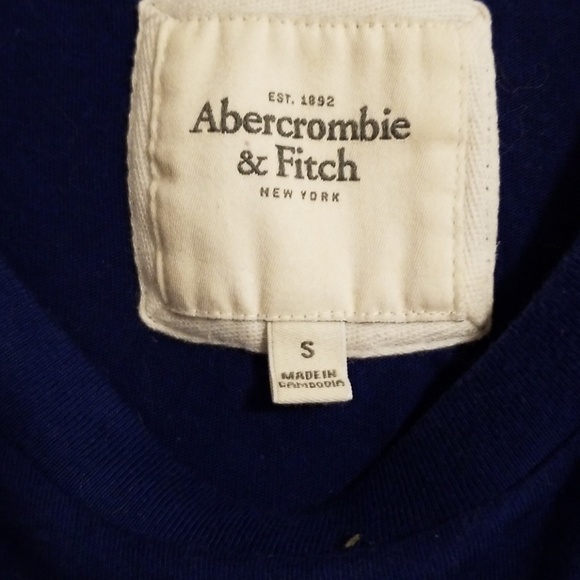 Royal blue size S A&F logo T.  Never worn - Picture 2 of 2